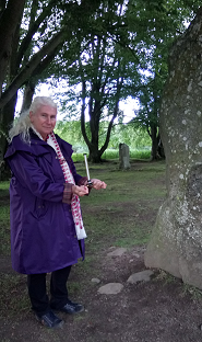 Anne-Marie Delmotte with Lecher antenna at Clava Cairns
