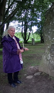 Anne-Marie Delmotte with Lecher antenna at Clava Cairns